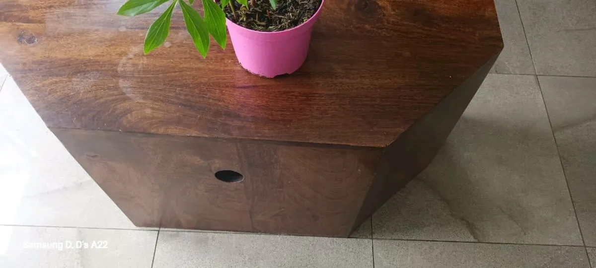 TV stand - Image 2