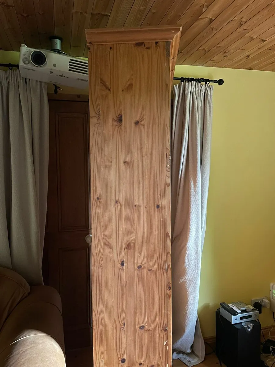 2 pine bookcases/bookshelves - Image 2