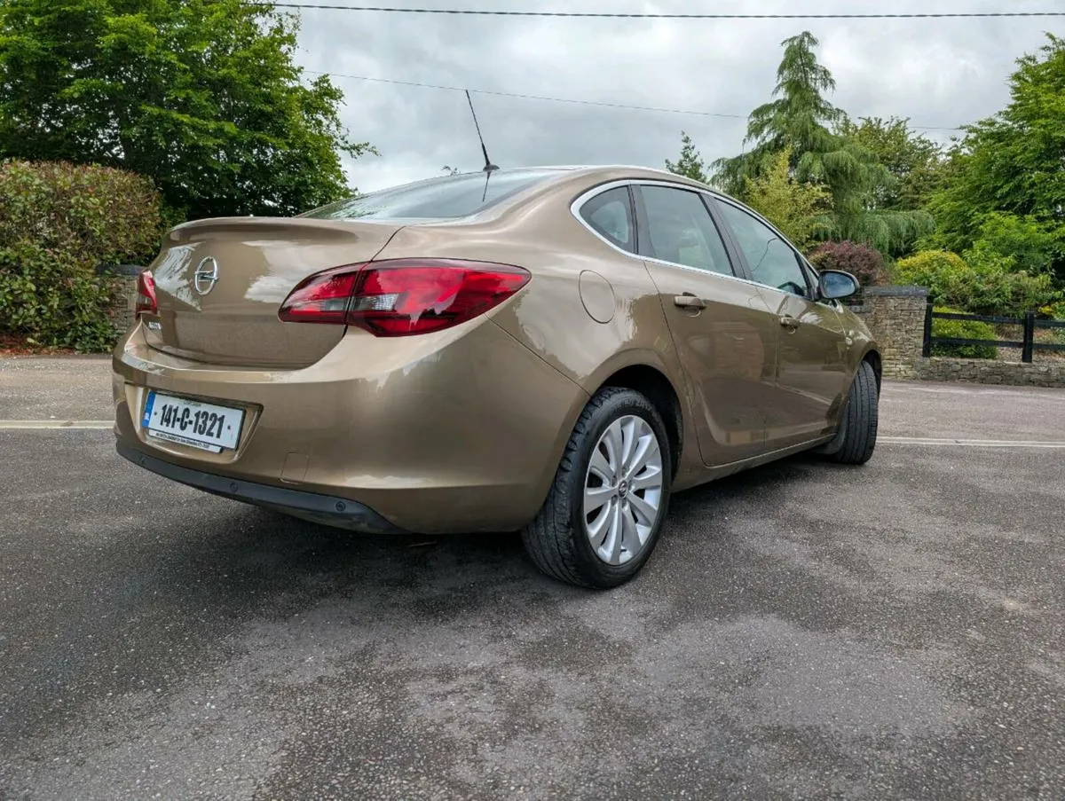 Opel Astra 1.2 cdti saloon - Image 2