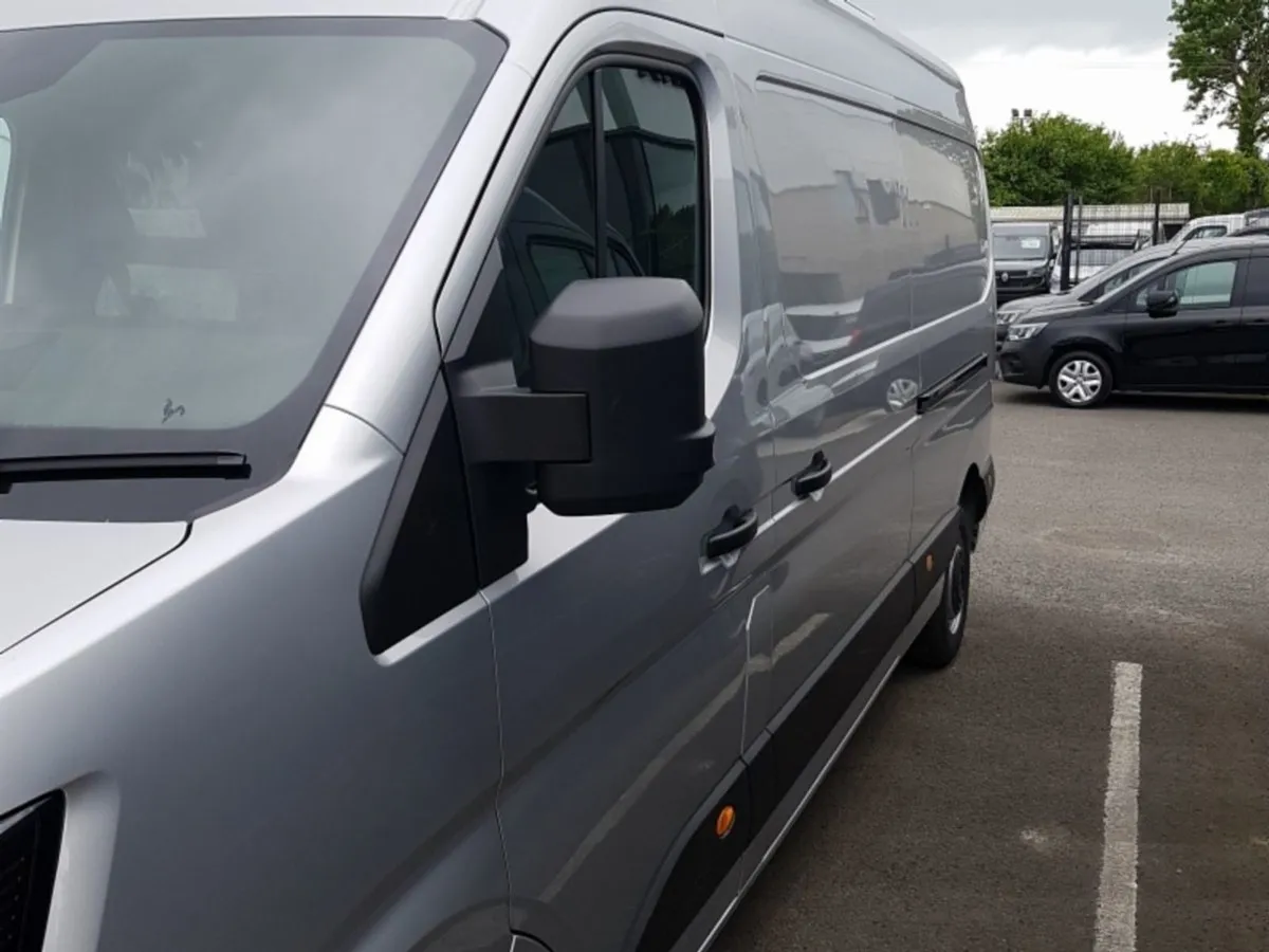 Renault Master 170bhp lwb ex vat Price Displayed - Image 2