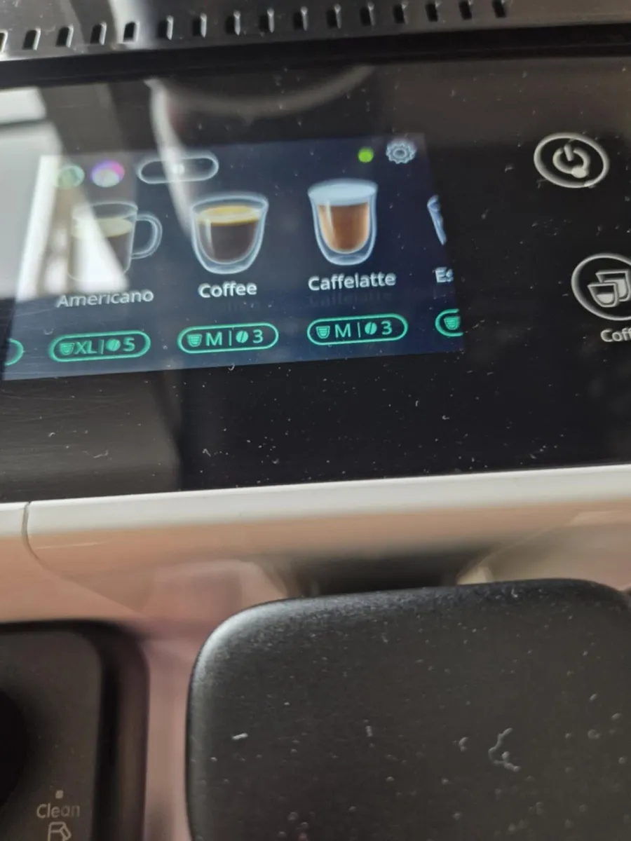 Delonghi REVILIA auto coffee machine - Image 2