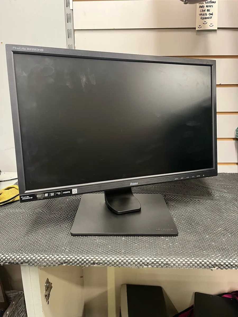 Tiyama 22” Monitor - Image 1