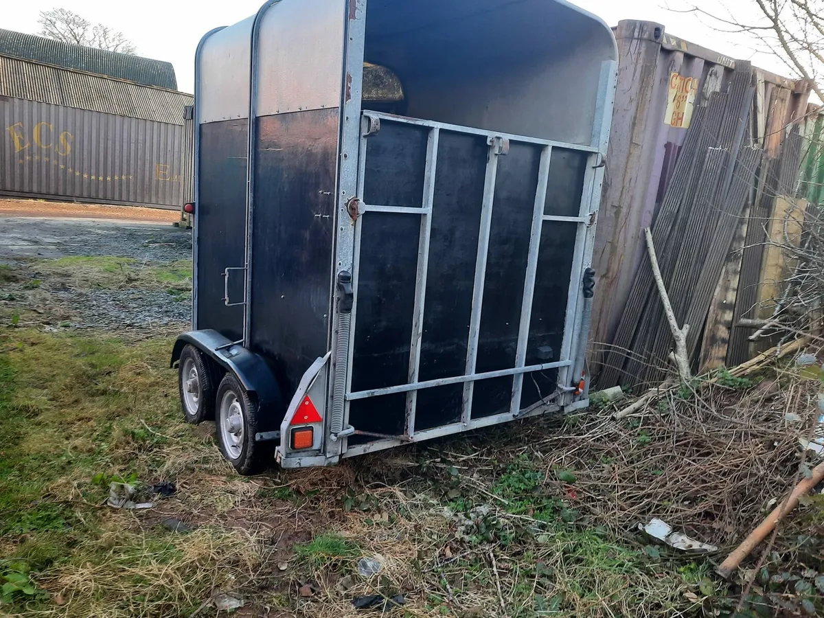 Horse trailer very good condition - Image 1