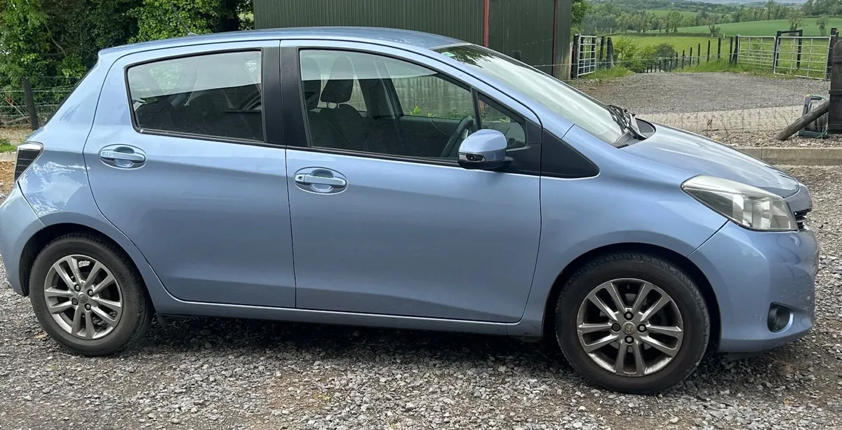 Toyota Yaris 2014 - Image 2