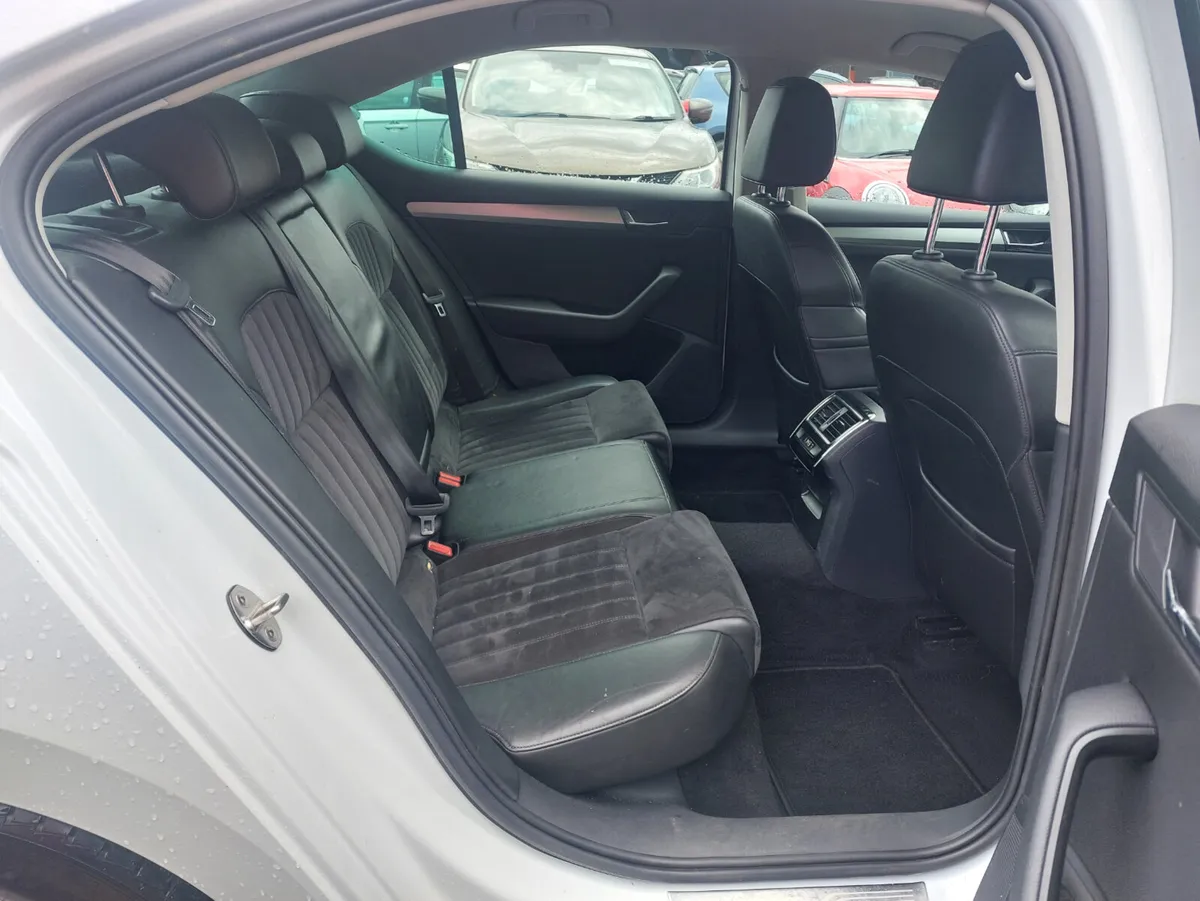 Skoda Superb 2017 - Image 4