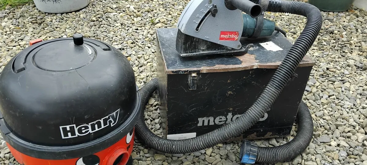 Metabo MFE 30 Wall Chaser 110v + Dust Extractor - Image 4