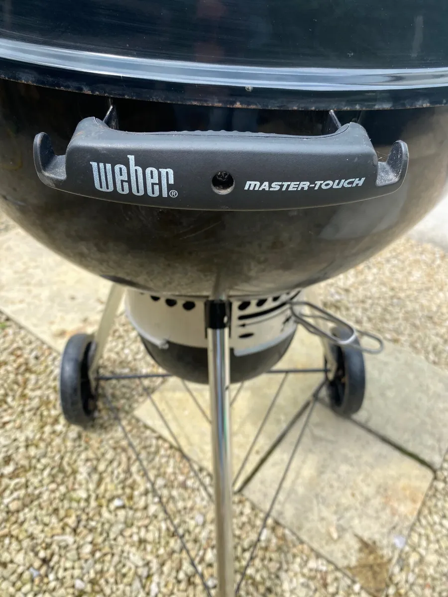 Weber charcoal Barbecue - Image 2