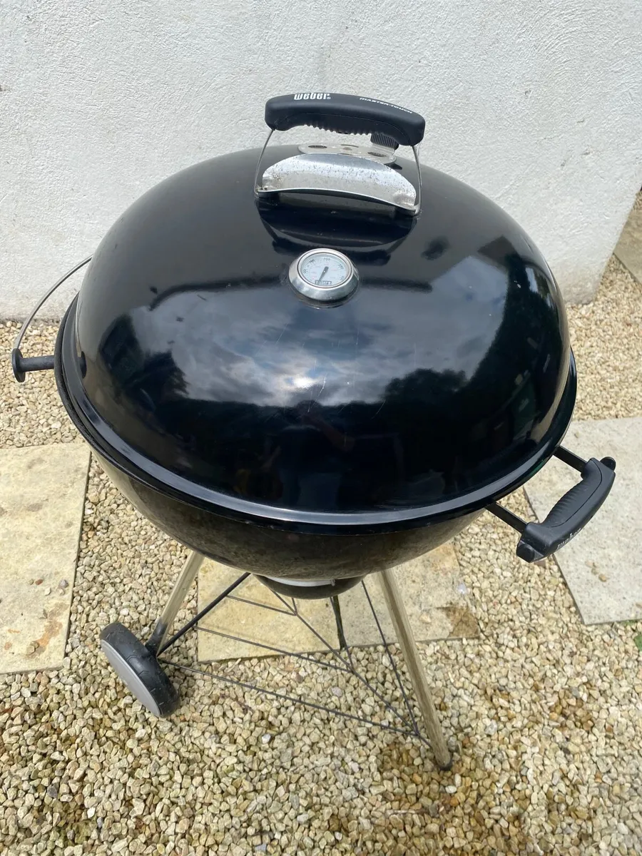 Weber charcoal Barbecue - Image 3