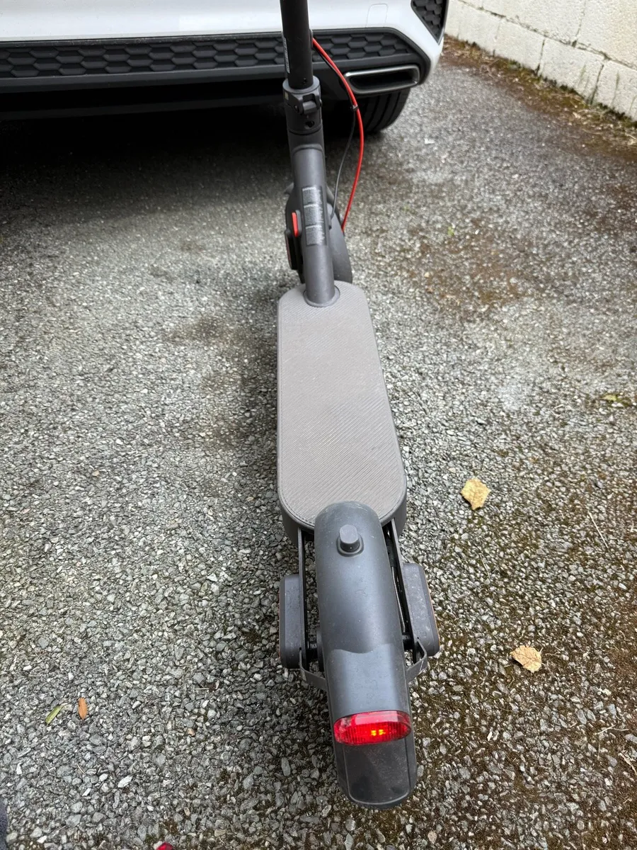 Xiaomi Electric Scooter 4 Pro - Image 2