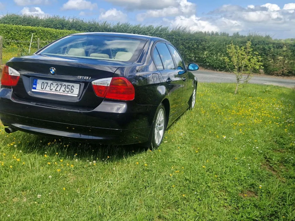 318i BMW - Image 4