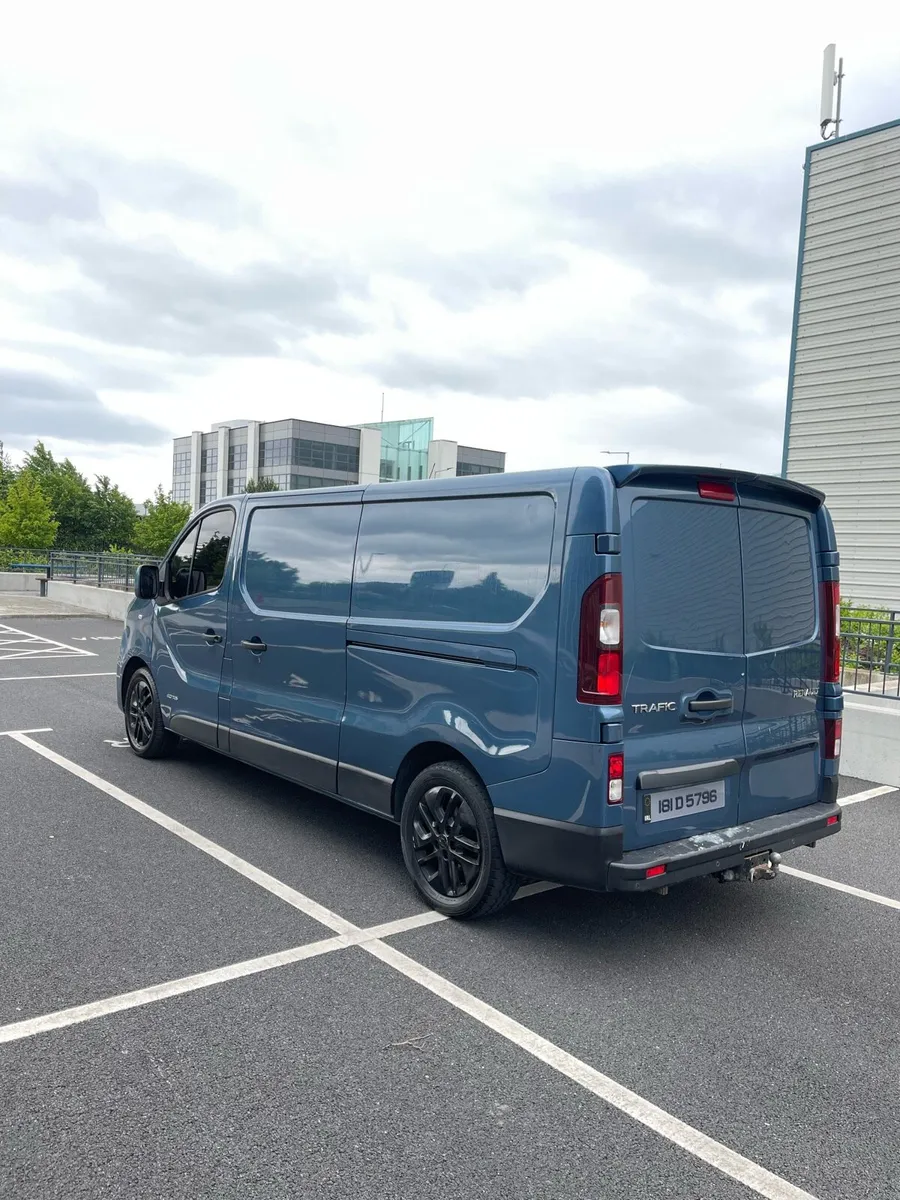 Renault Traffic Sport LWB 145BHP High spec - Image 4