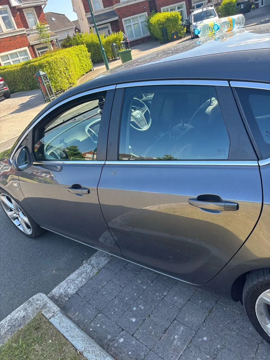 2010 Vauxhall Astra - Image 3