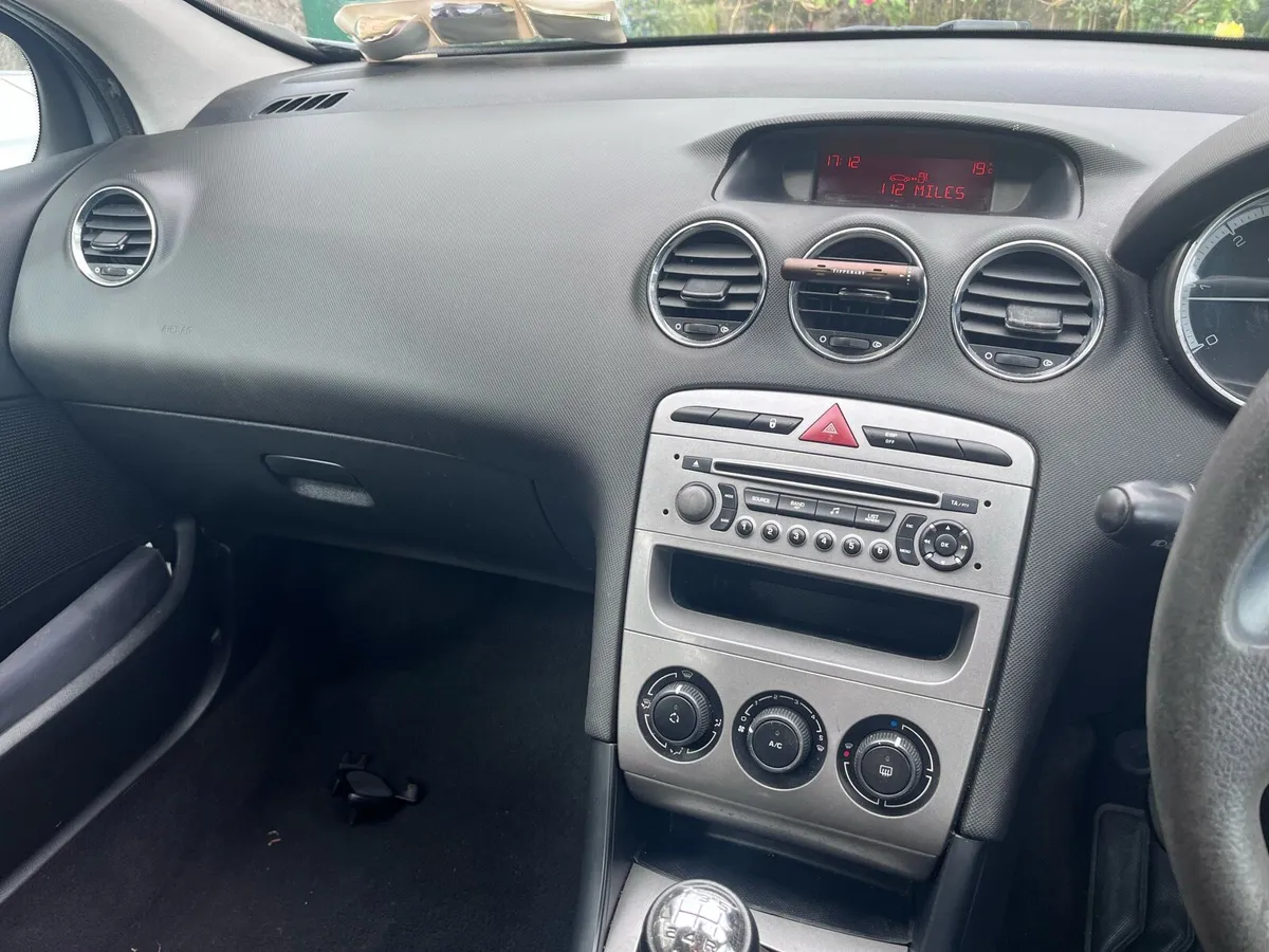 Peugeot 308 - Image 4