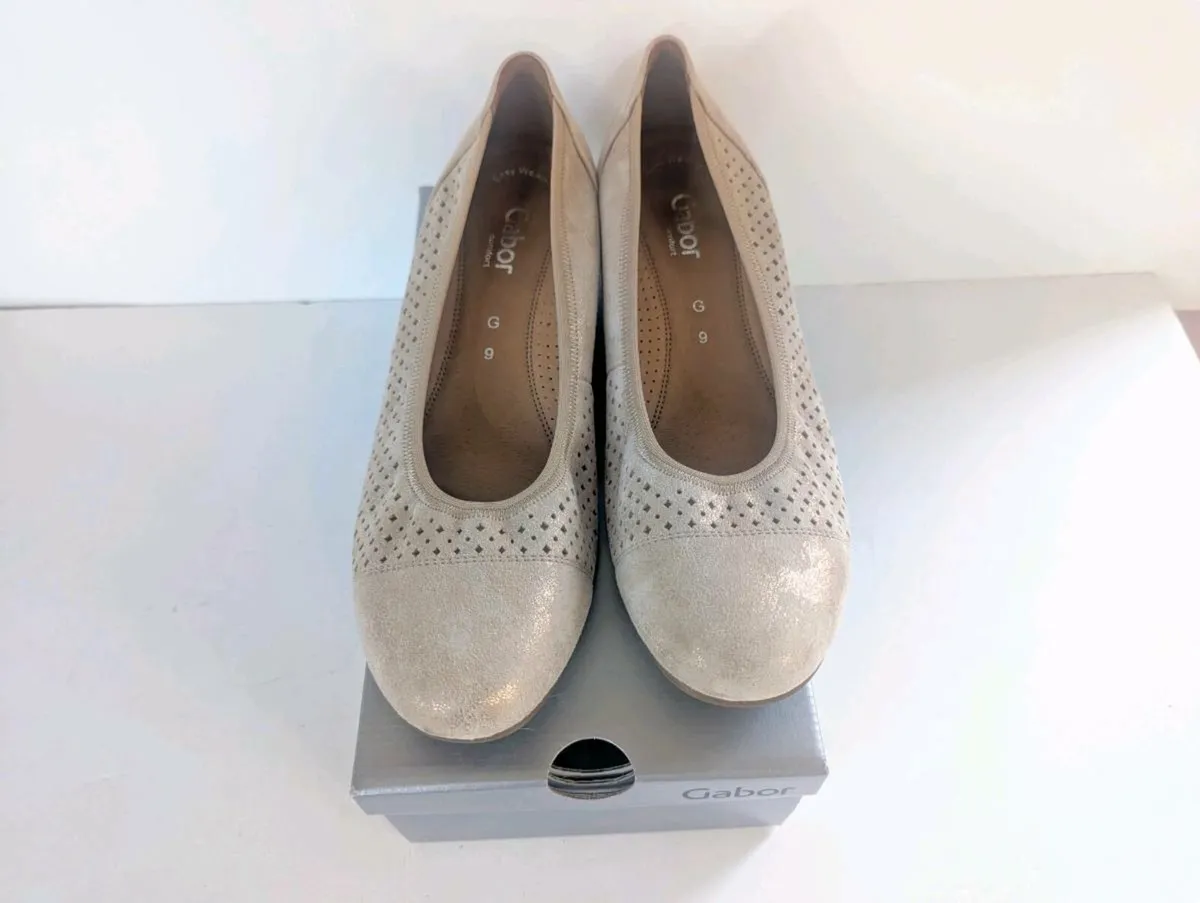 Real Leather rosé/gold Gabor Pumps UK 9 / EU 42 - Image 4