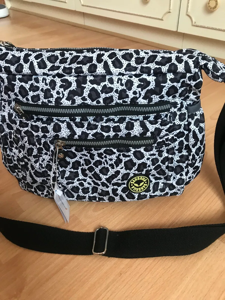 Brand New Lightweight Shoulderbag. €20 - Image 4