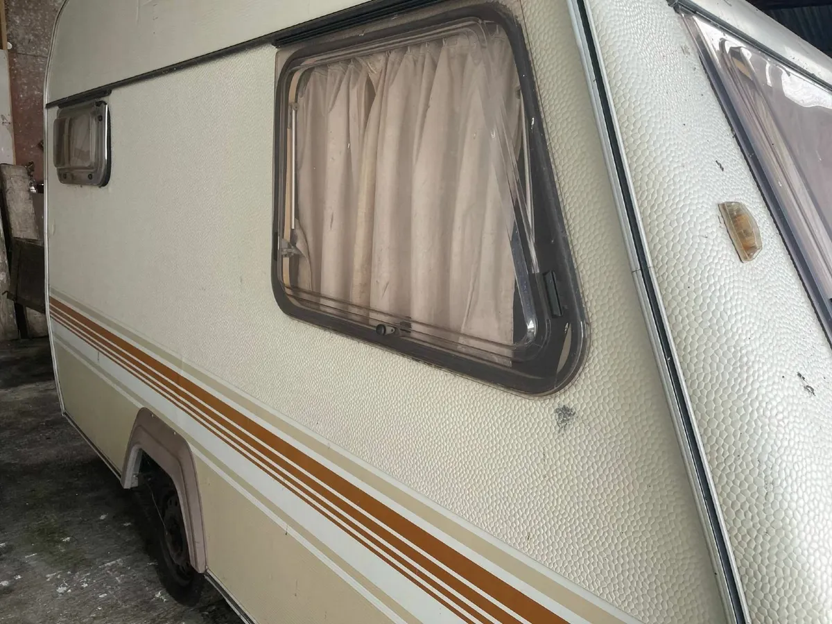 Caravan - Image 2