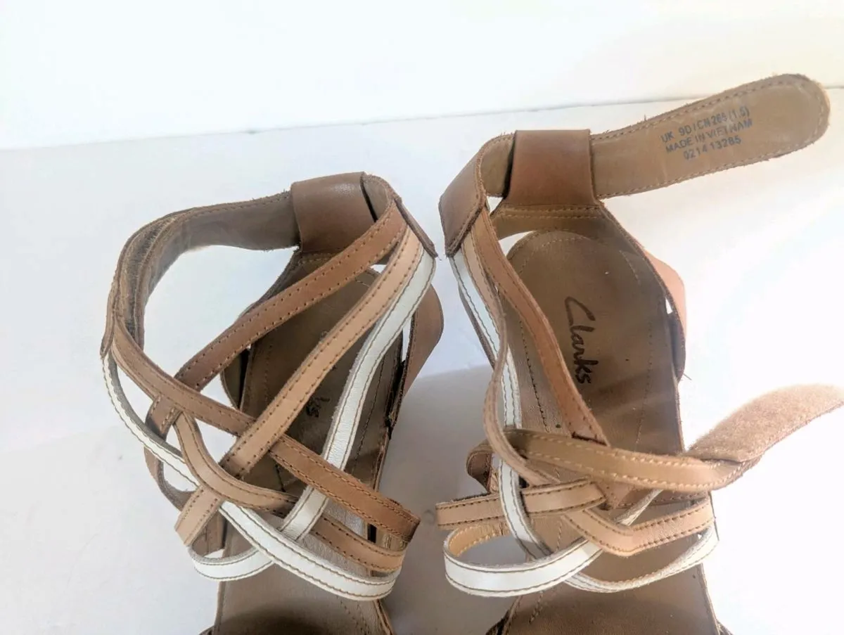 CLARKS Leather wedged Sandals UK 9 - Image 4