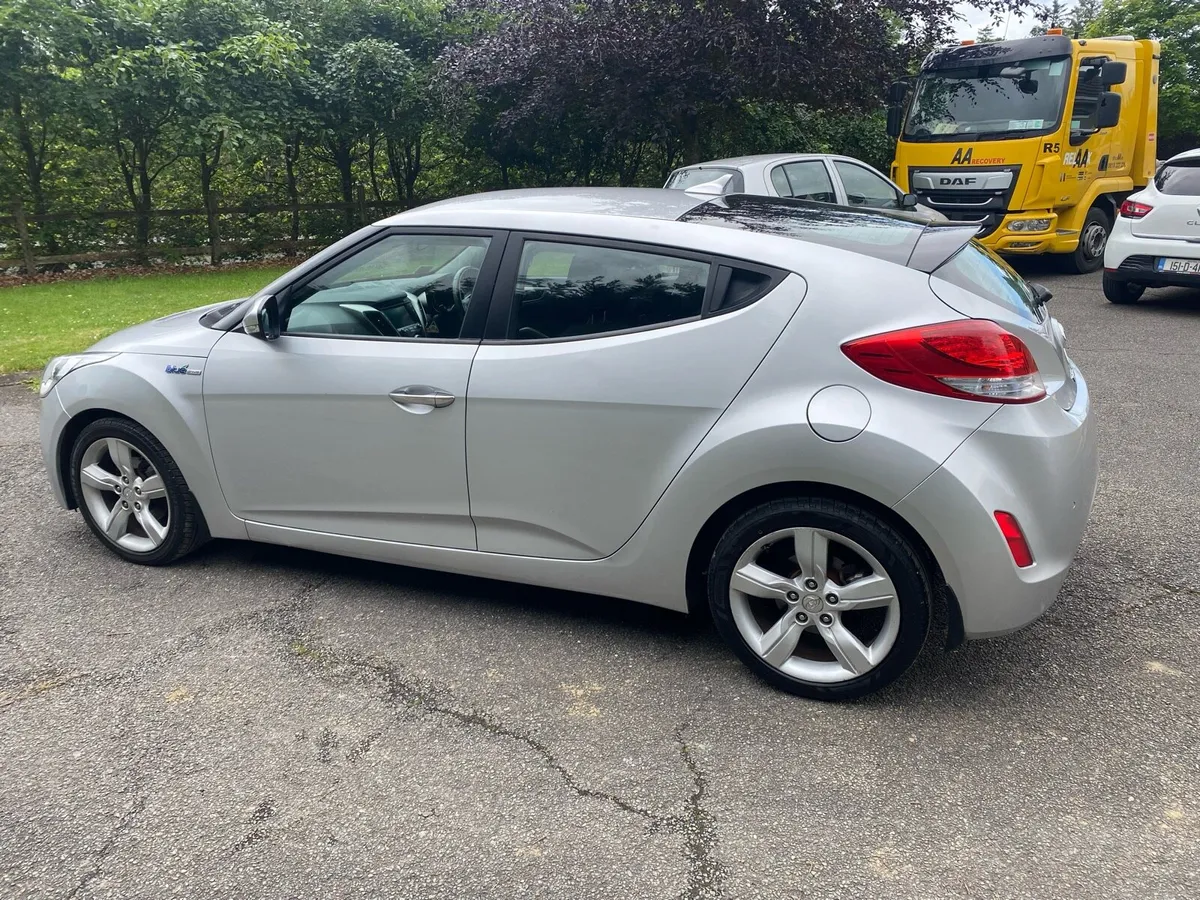 Hyundai Veloster - Image 3
