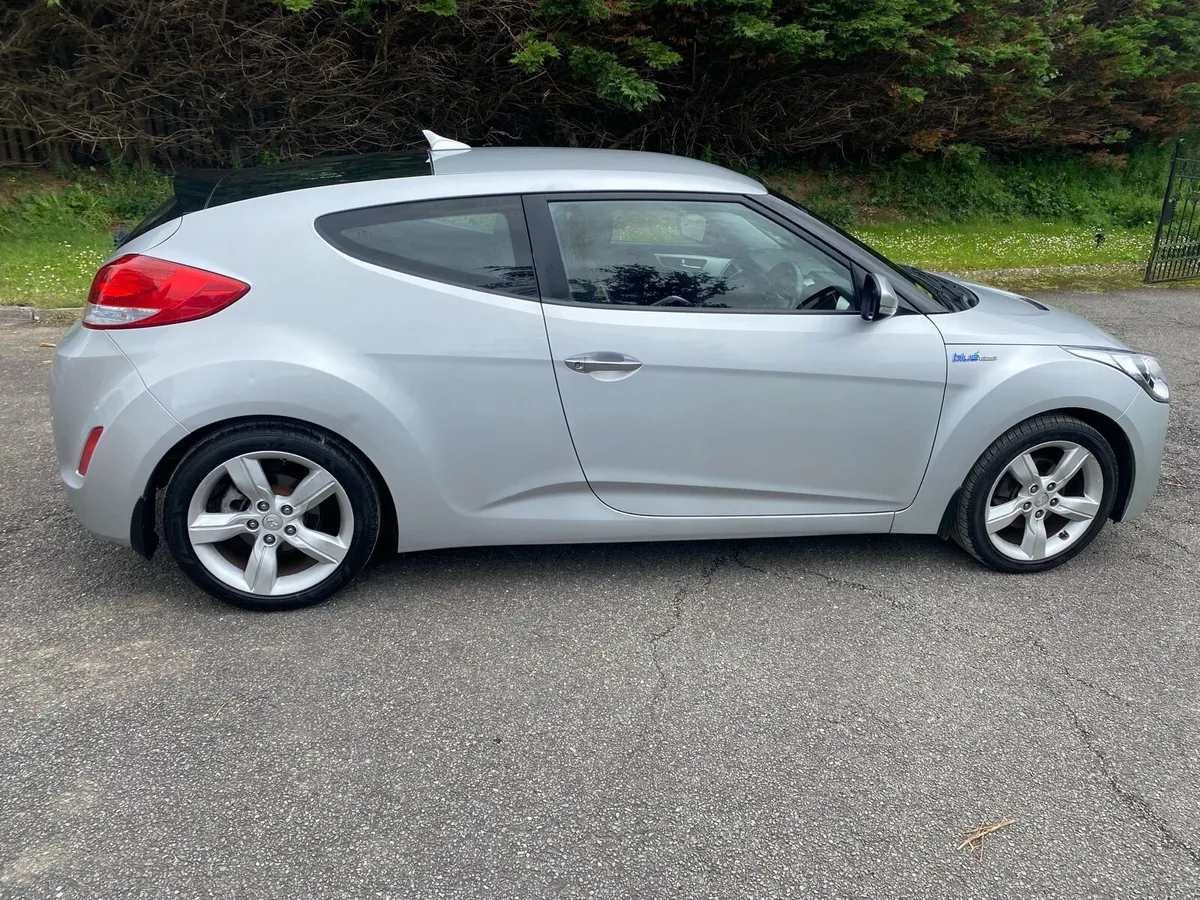 Hyundai Veloster - Image 4