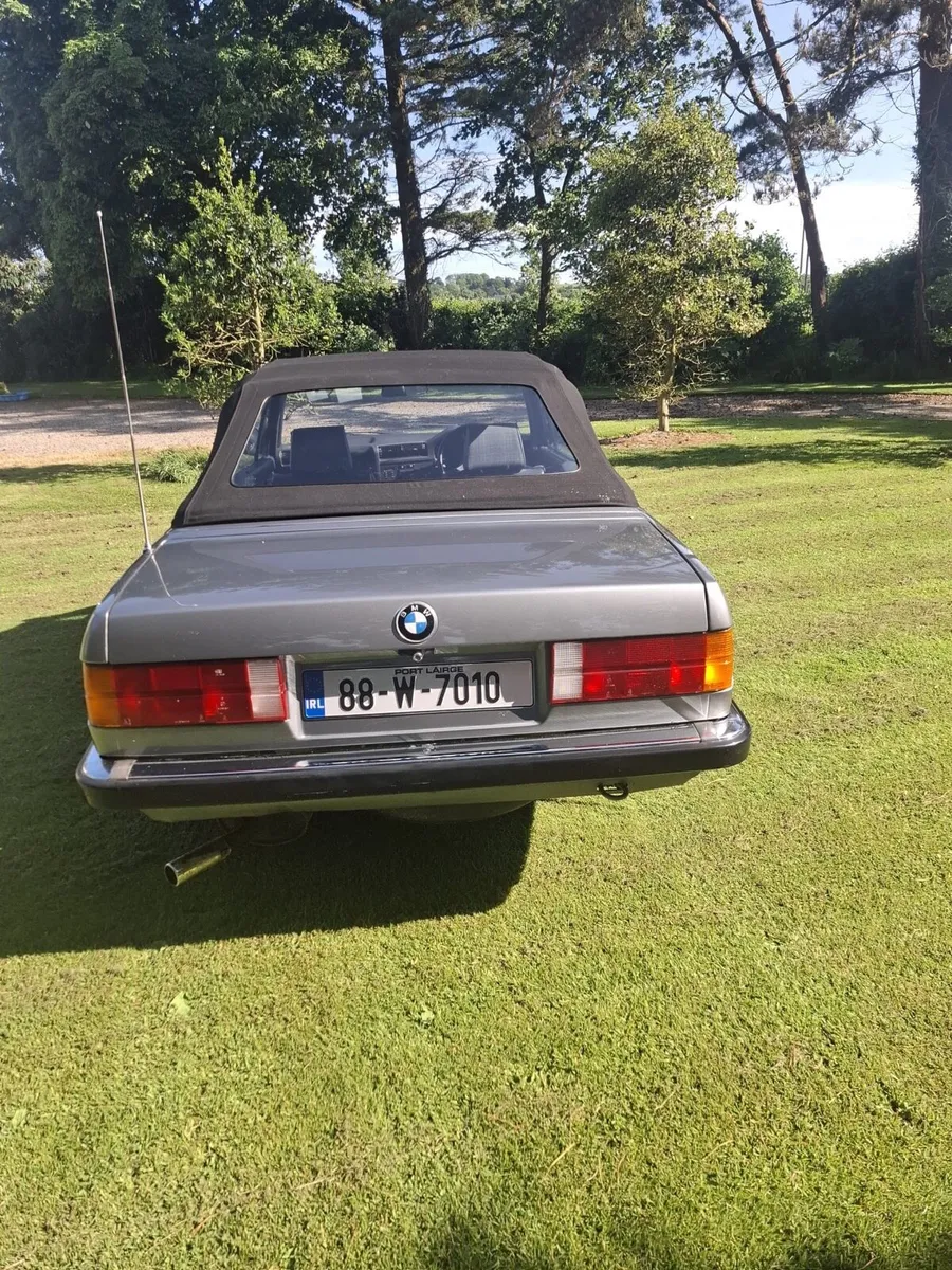 BMW 320i Cabriolet - Image 4