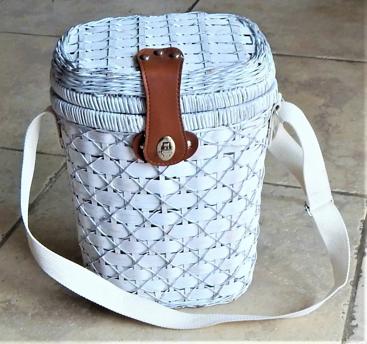 Wicker 2 Bottle Lined Cooler Case - Image 4