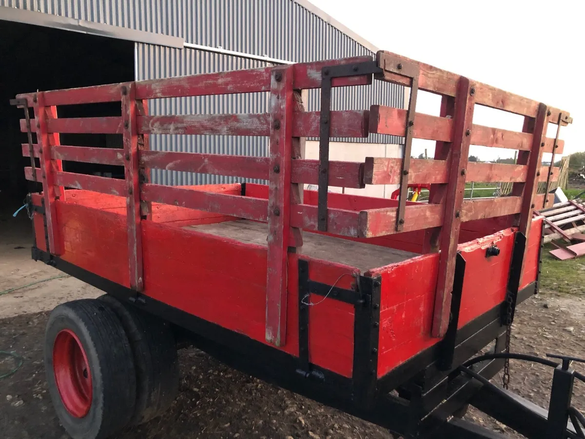 Tractor trailer - Image 1