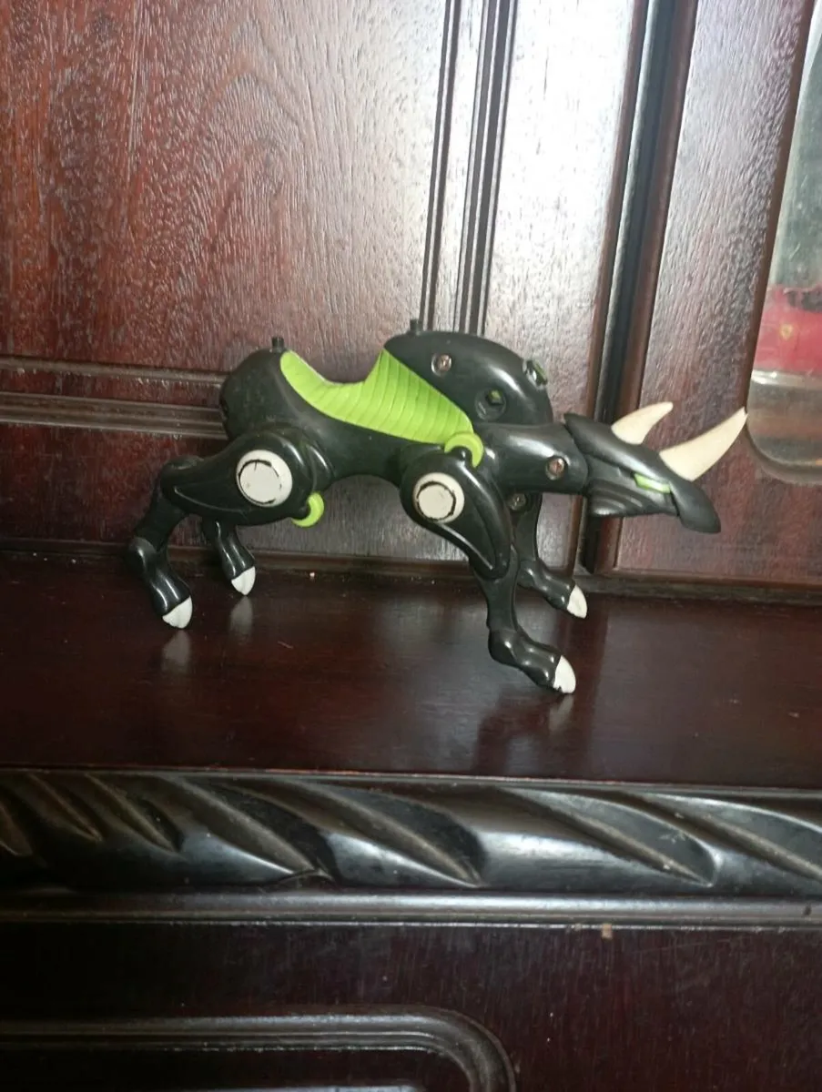 BEN 10 ALIEN X CREATUR ACTION FIGURE 4"RANG FIGURE - Image 2