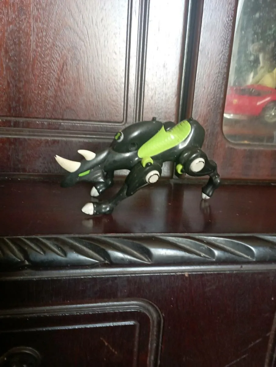 BEN 10 ALIEN X CREATUR ACTION FIGURE 4"RANG FIGURE - Image 4