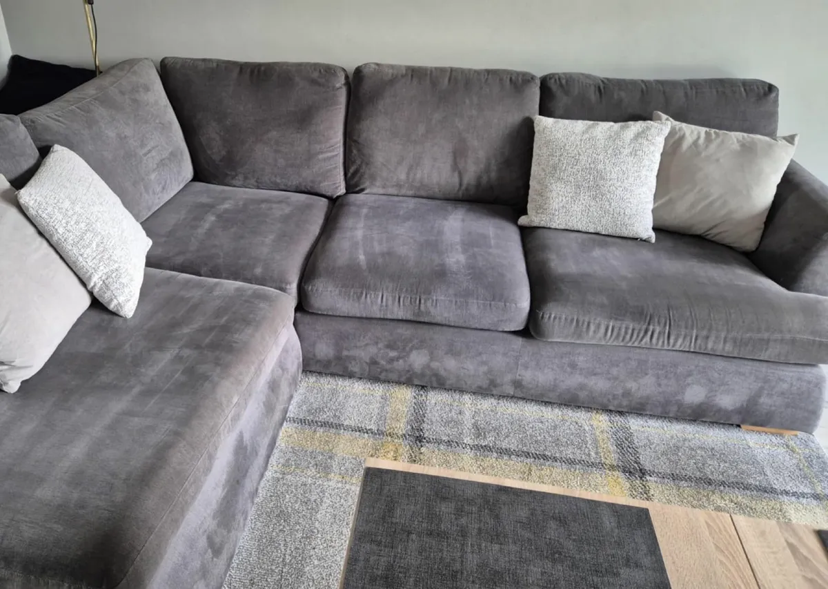 Couch - Image 1