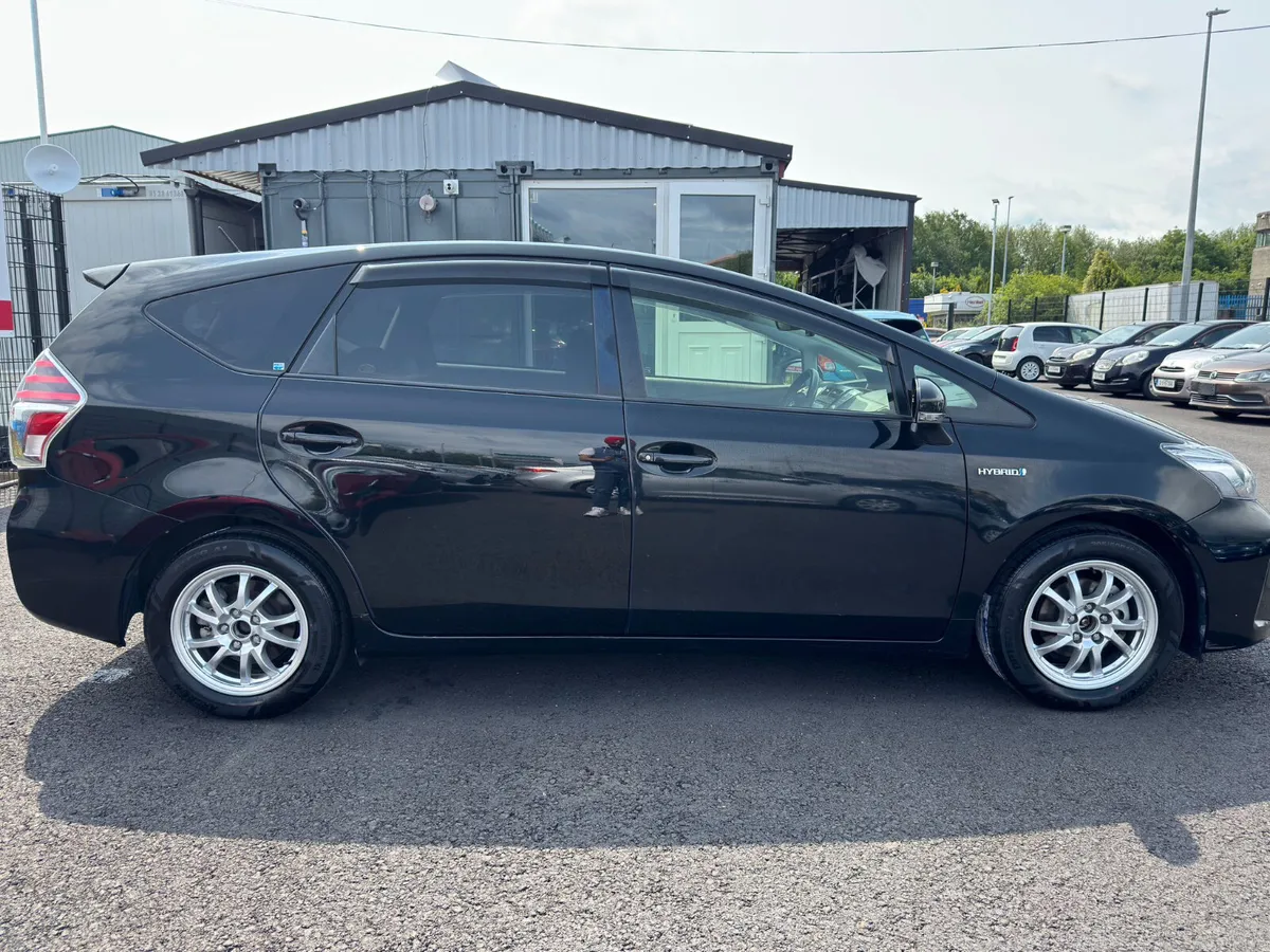 Prius Alpha 2015 black hybrid - Image 4
