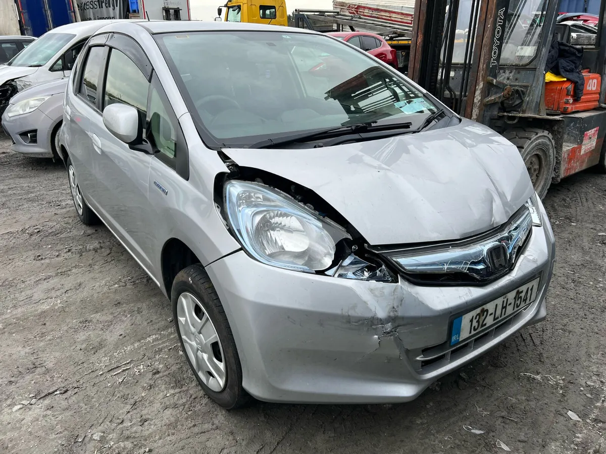 2013 Honda Fit Hybrid Automatic - Image 3
