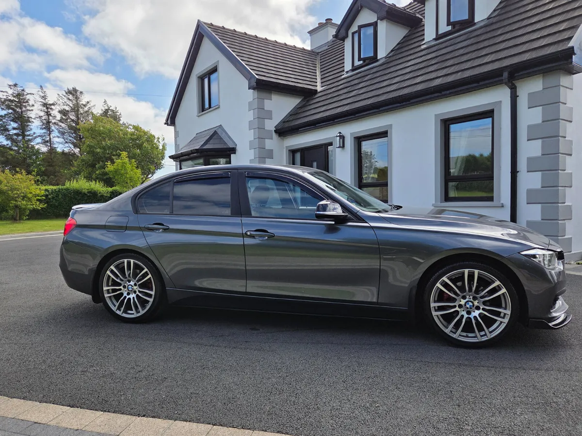 2018 BMW F30 520D EFD PLUS M PERFORMANCE - Image 4