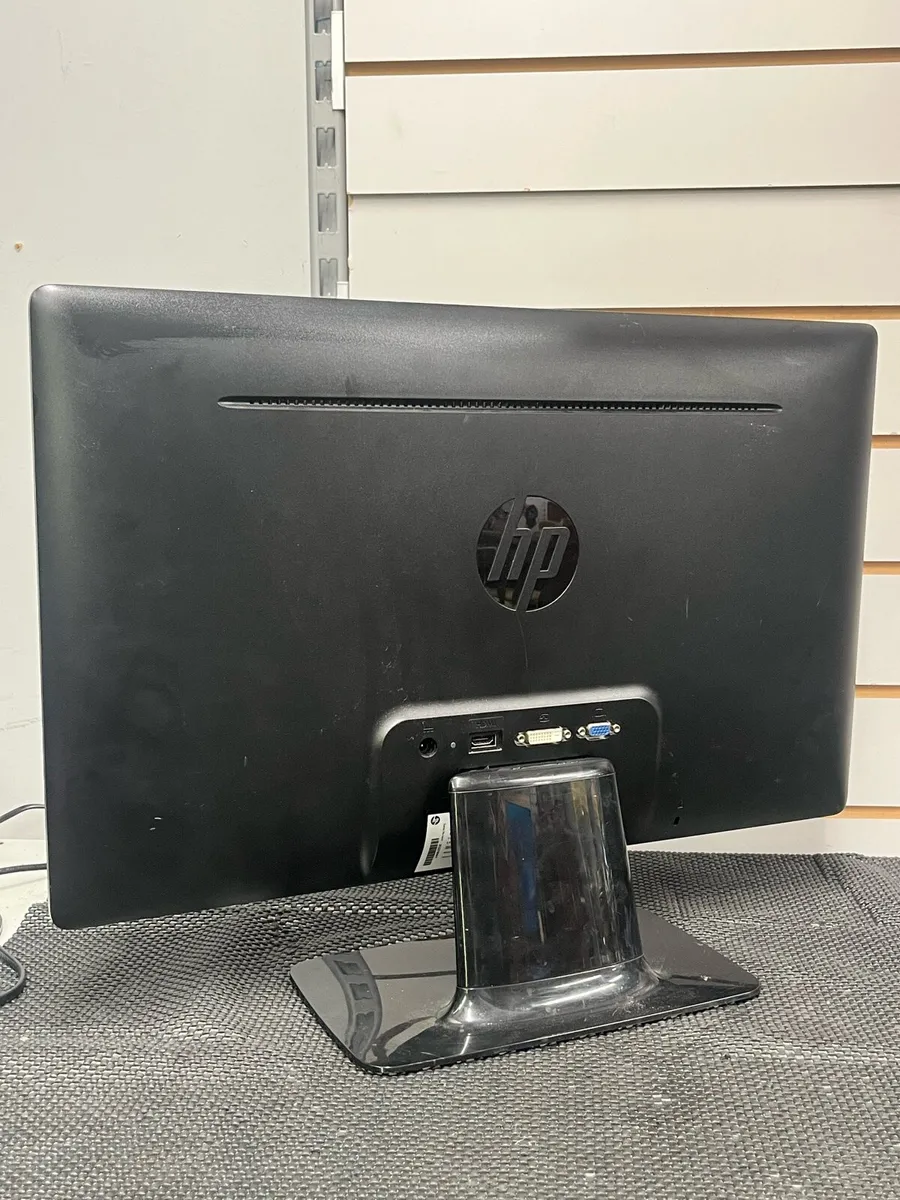 HP 23” Monitor - Image 2