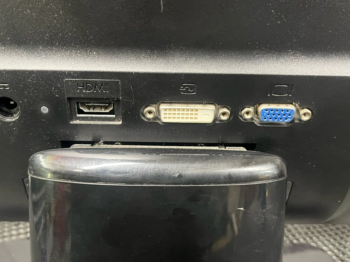 HP 23” Monitor - Image 3