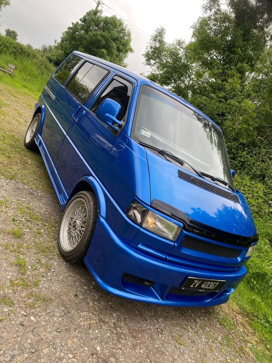 Volkswagen Transporter 2,5 petrol LHD - Image 2