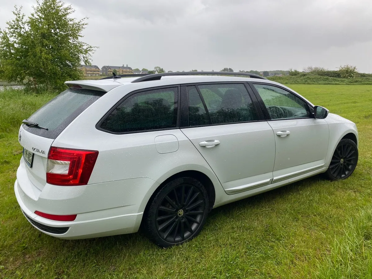 Skoda Octavia 2015 - Image 2