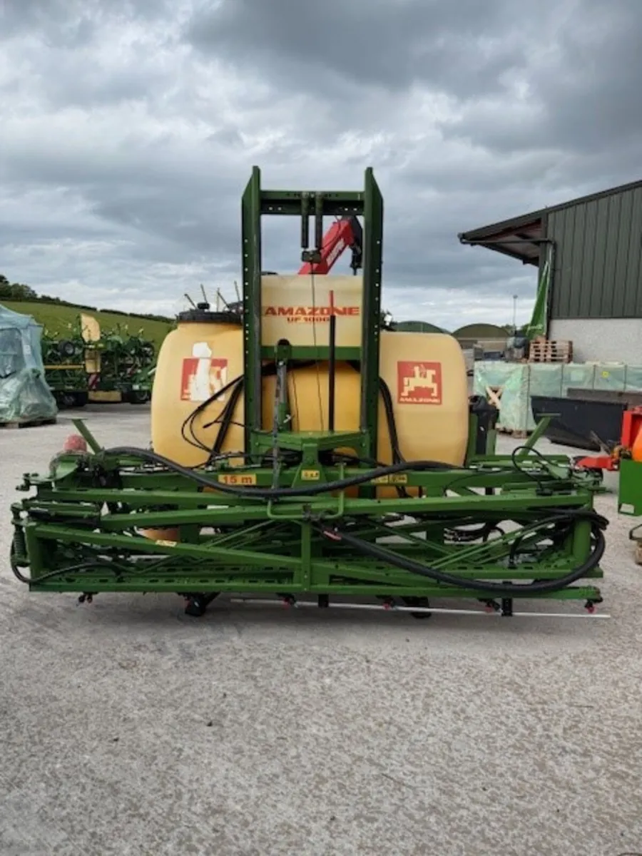 Used Amazone UF1000 15 metre boom sprayer - Image 4