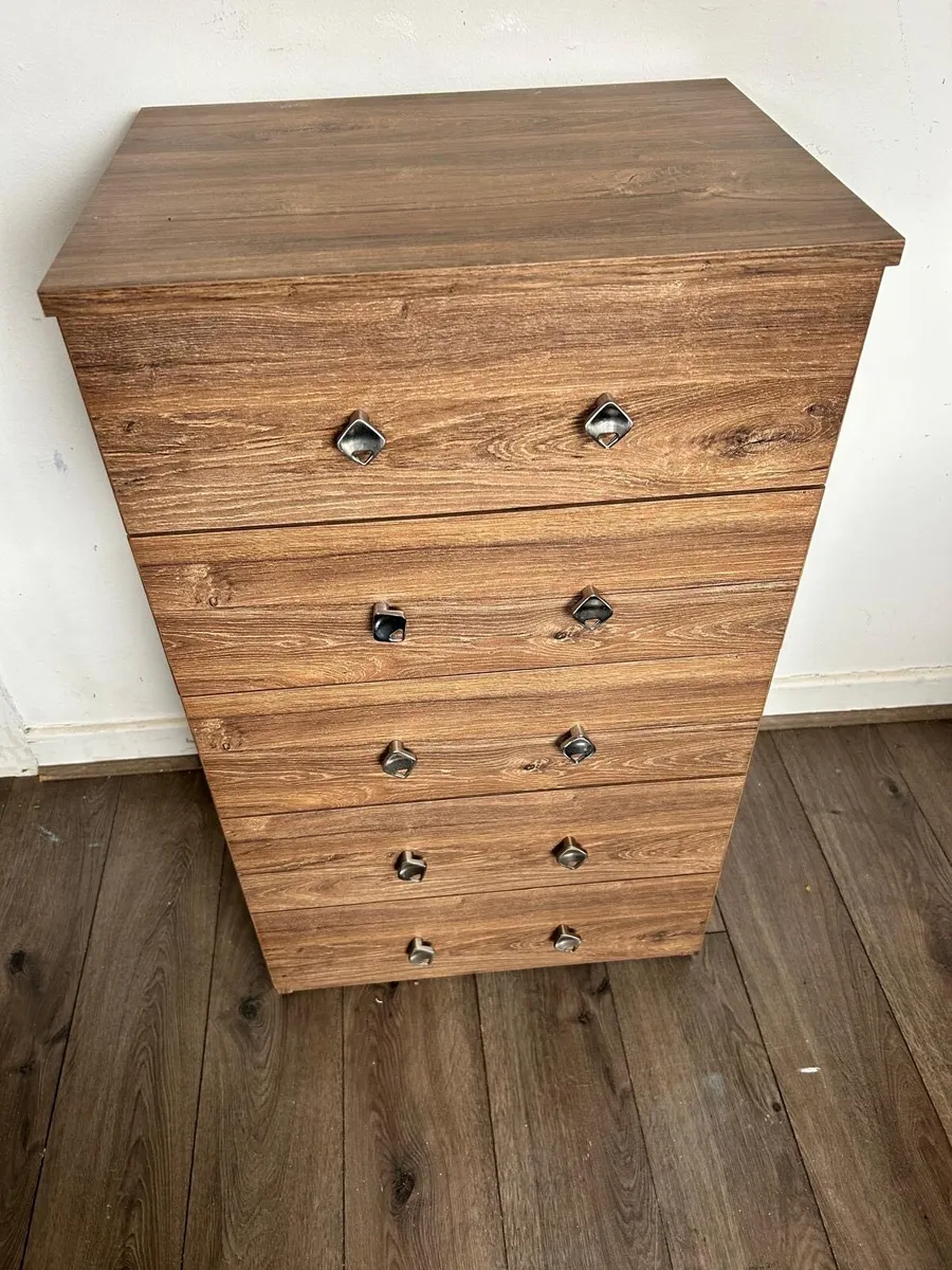 Small chest of drawers - Image 1