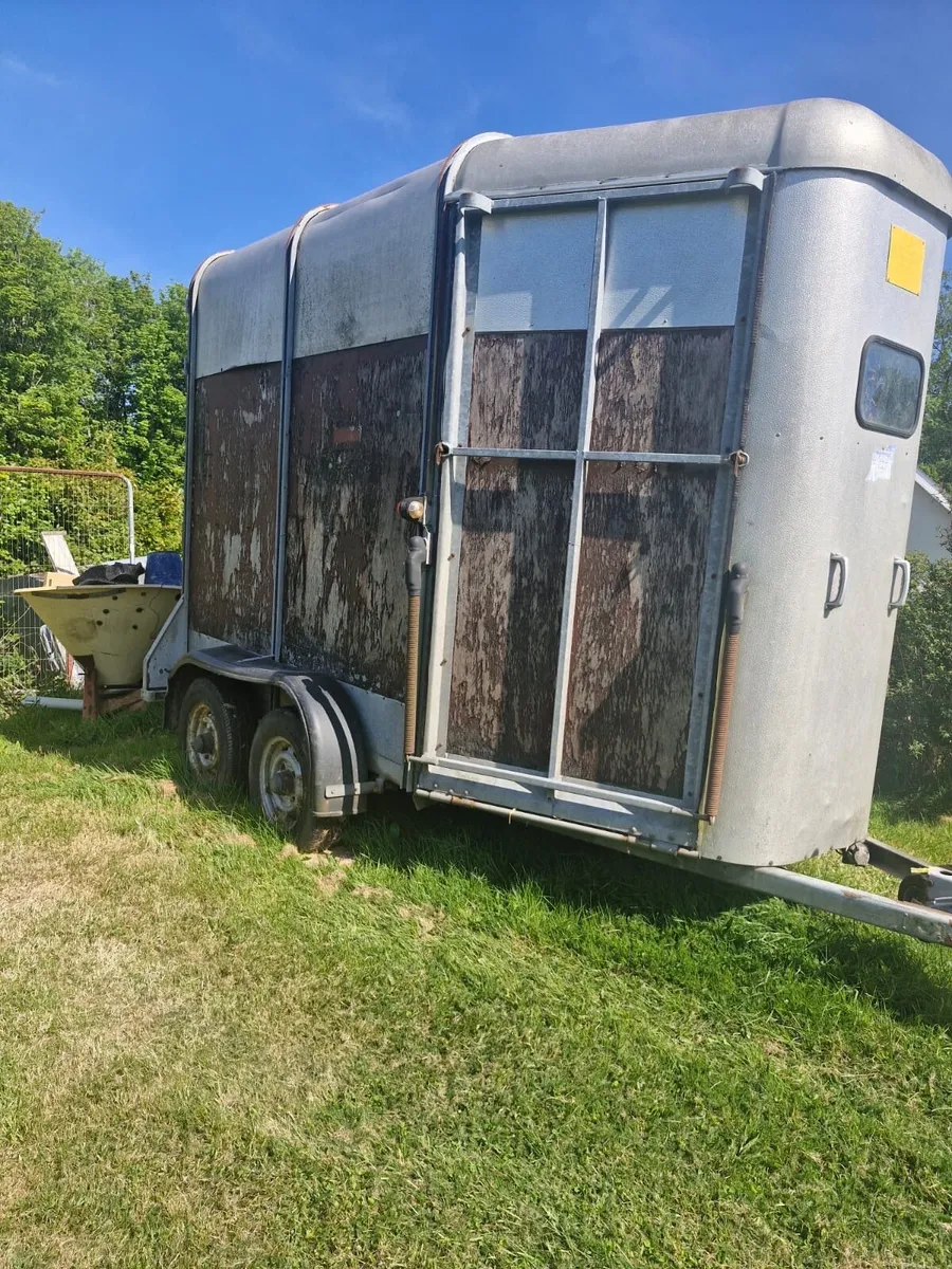 Horse Box - Image 1