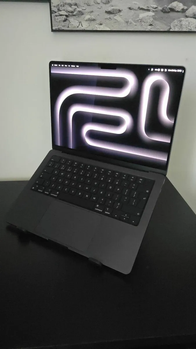 MacBook Pro M4 - Accessories, Receipt & Warranty - Image 3