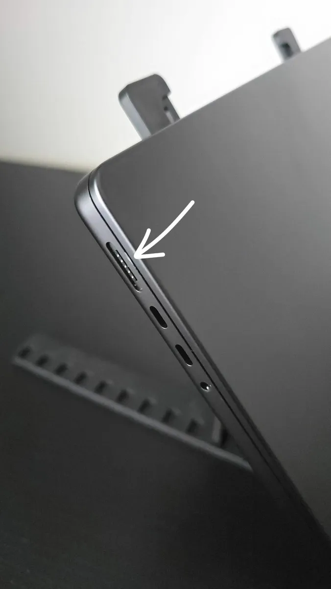 MacBook Pro M4 - Accessories, Receipt & Warranty - Image 4