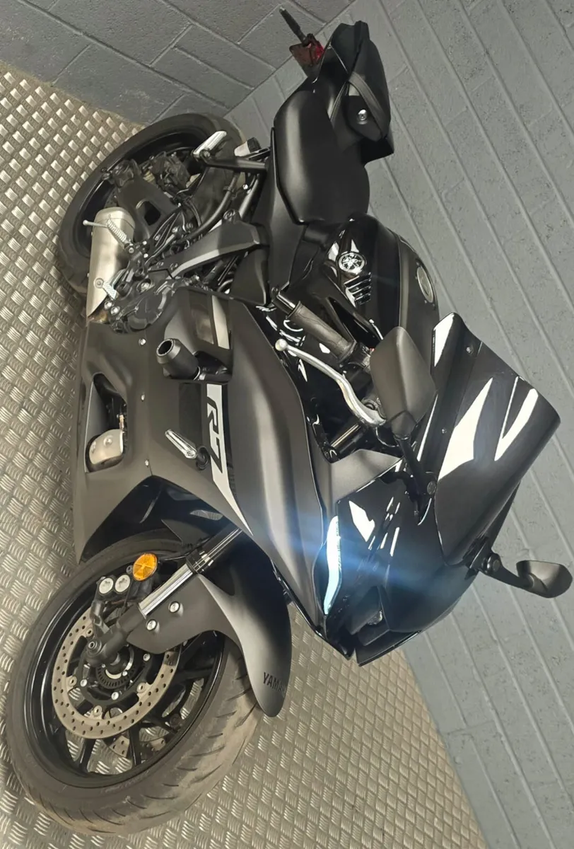 2024 YAMAHA R7 - Image 2
