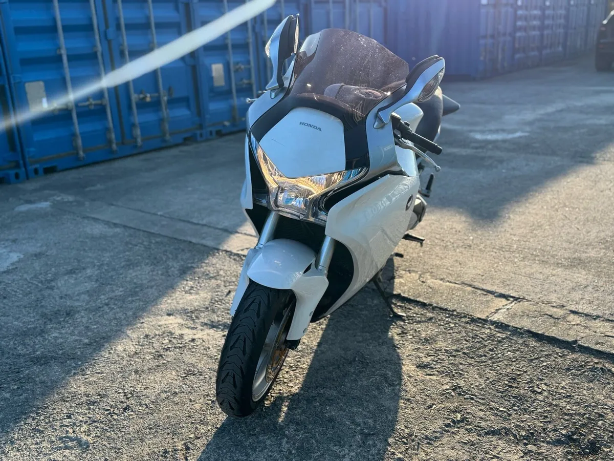 Honda VFR 1200 - Image 4