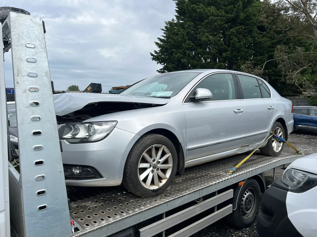 2014 Skoda Superb 2.0 TDI DSG automatic - Image 3