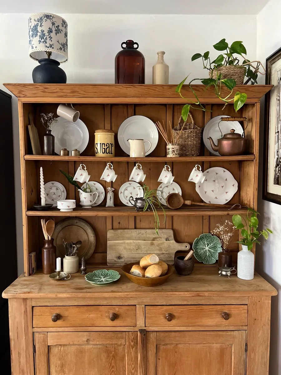 Irish antique pine dresser - Image 4