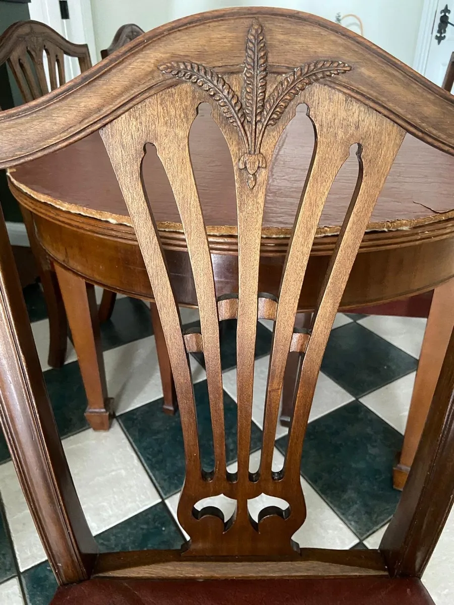 Mahogany table and chairs - Image 4