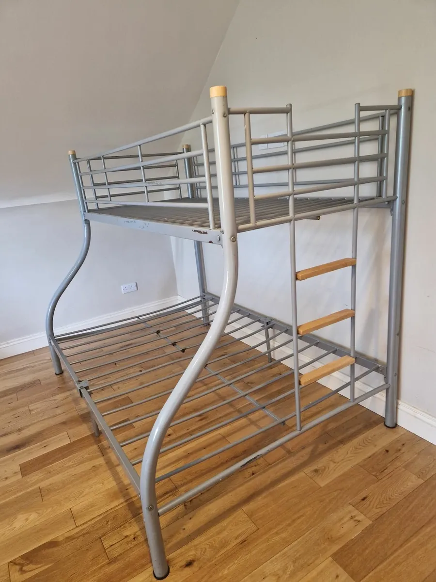Bunk bed - Image 1