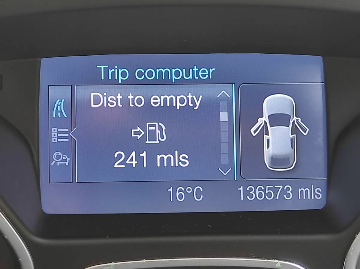 Ford Focus 2011 - Image 2