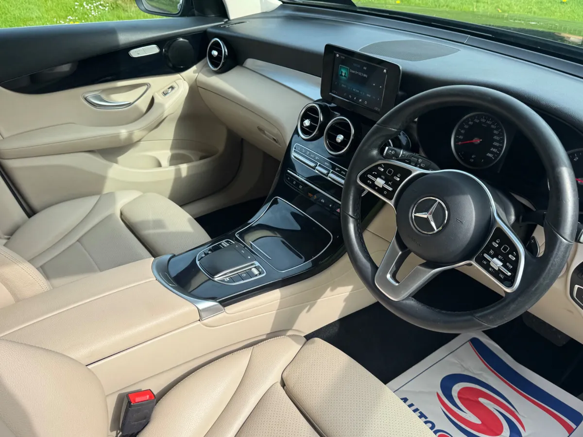 Mercedes-Benz GLC 2021 diesel  220D - Image 3