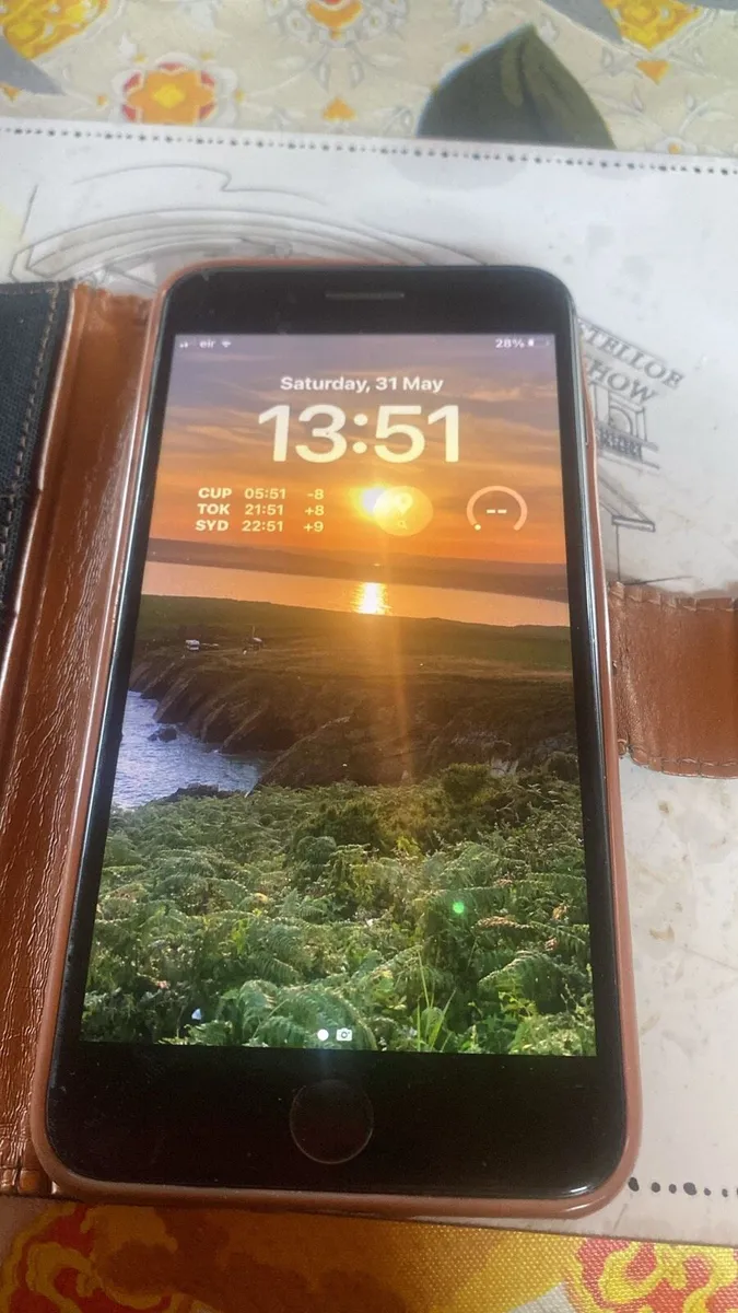 iPhone - Image 1